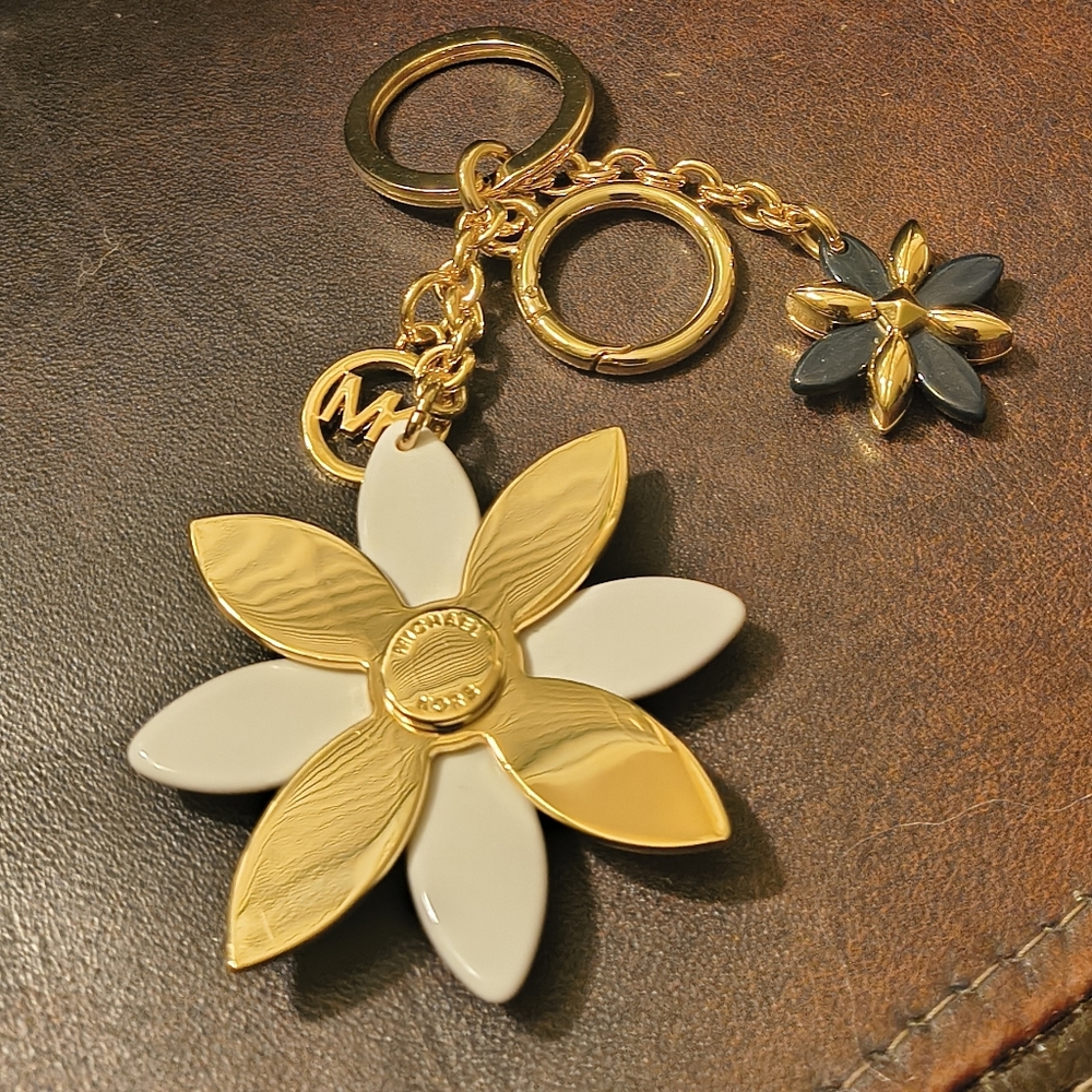 Michael Kors Gold and White Flower Keychain - Picture 4 of 5
